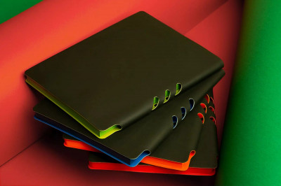Ежедневник А5 Black Soft, черный с красным