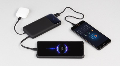 Зарядное устройство 10000mAh с подсветкой логотипа, встроенными кабелями