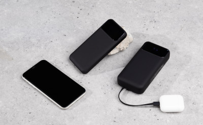 Зарядное устройство 10000mAh с подсветкой логотипа, встроенными кабелями